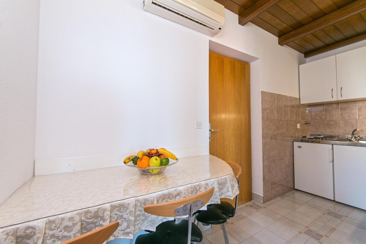 Apartments And Rooms With Parking Space Brela, Makarska - 2717 Luaran gambar