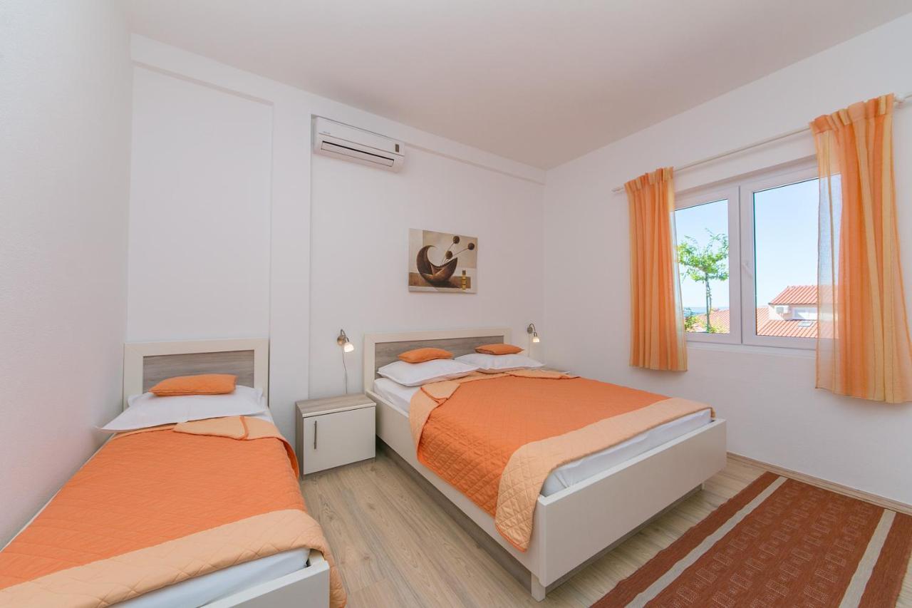 Apartments And Rooms With Parking Space Brela, Makarska - 2717 Luaran gambar