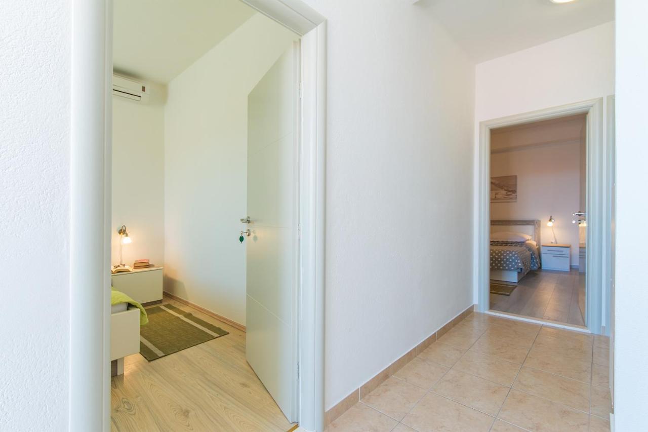 Apartments And Rooms With Parking Space Brela, Makarska - 2717 Luaran gambar