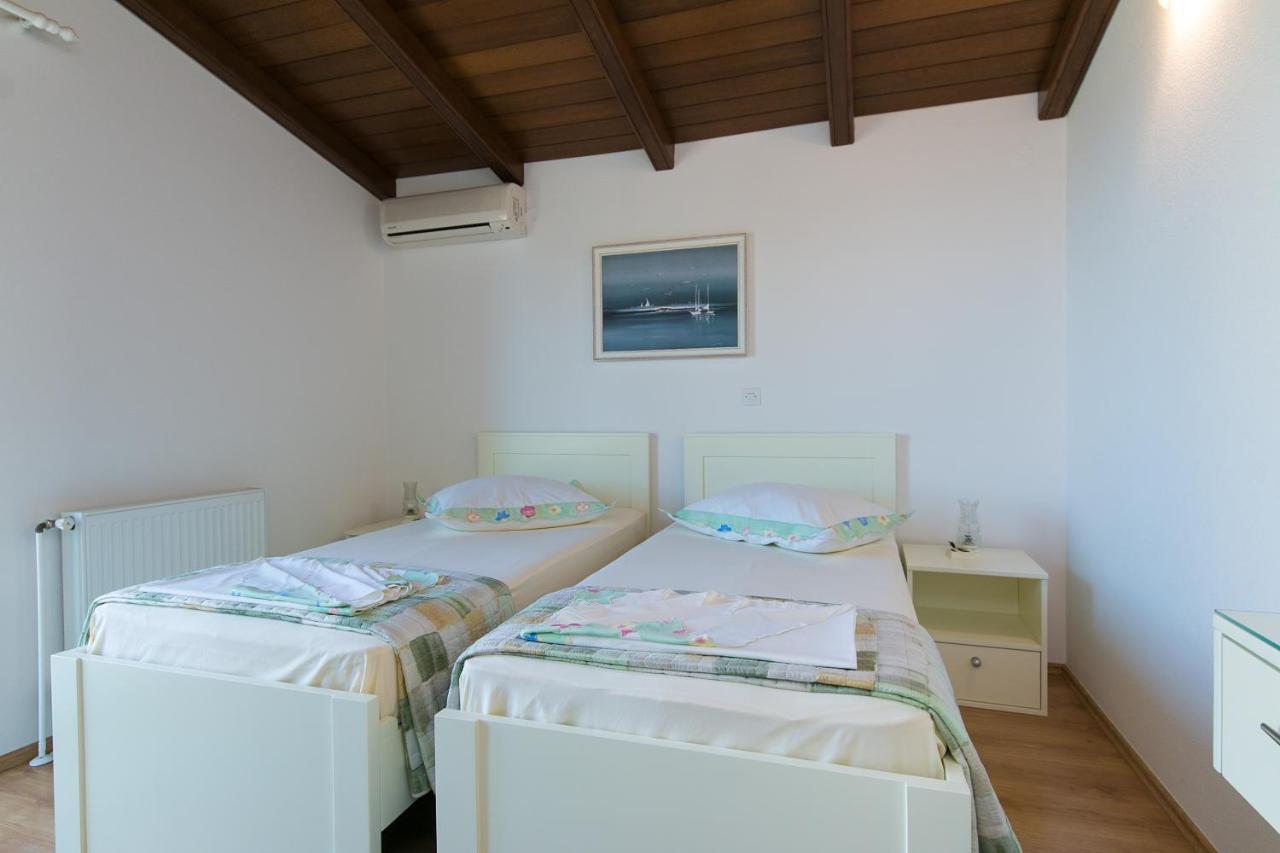 Apartments And Rooms With Parking Space Brela, Makarska - 2717 Luaran gambar