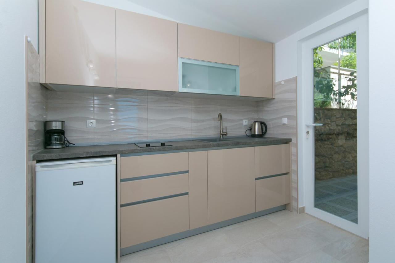 Apartments And Rooms With Parking Space Brela, Makarska - 2717 Luaran gambar