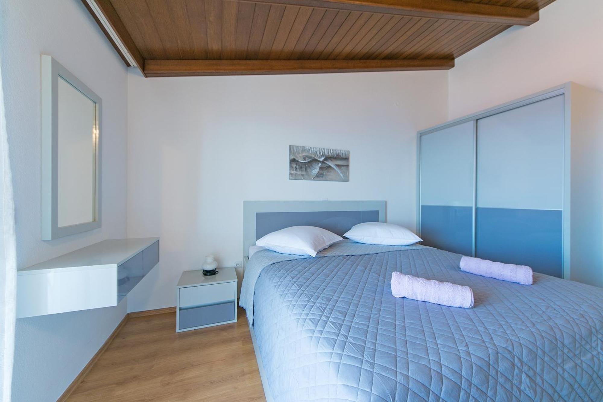 Apartments And Rooms With Parking Space Brela, Makarska - 2717 Bilik gambar